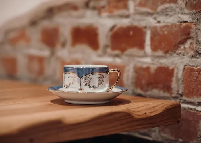 Frau Kunni - Cafe Und Apartmán *